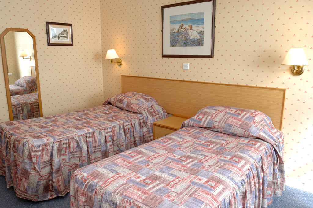 Madeira Hotel Falmouth Room photo